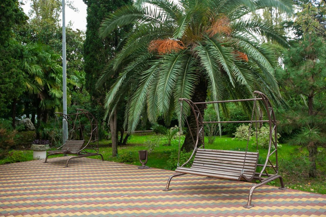 Отель Amza Park Гагра Экстерьер фото